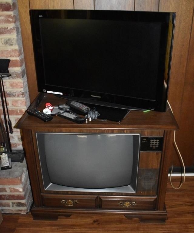 Panasonic 32" LCD TV and RCA tube TV; as is