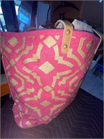 1 pink bag, 3 sets of curtains, 2 measuring cups