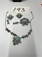 Necklace set