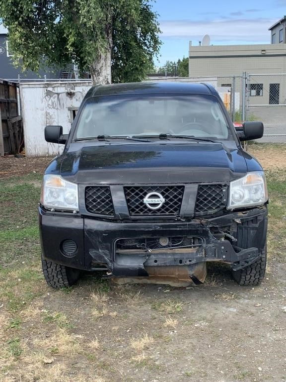 2006 Nissan V8 Titan 4x4 with 175,000 miles, some