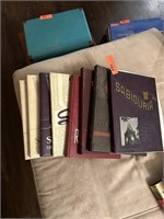 LARGE LOT OF VTG ANNUALS / YEARBOOKS