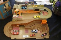 Hot Wheels Construction Site & 9 Vehicles