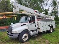 2010 International 4300 4x2 Bucket Boom Truck