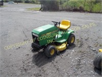 JOHN DEERE 170 LAWN TRACTOR W/ 42" DECK