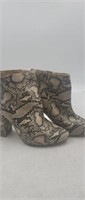 JustFab Magdalyn Size 10 Faux Snakeskin Booties