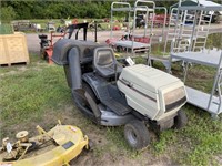 White FST 16 Lawn Mower with Bagger