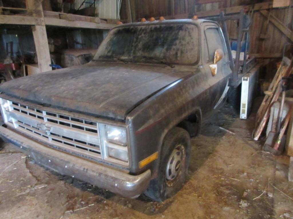 1986 Chevy flatbed truck