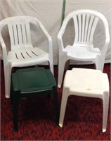 e5)PLASTIC LAWN FURNITURE, 2 SIDE TABLES, 2 CHAIRS