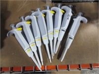 Lot of Manual Single Channel Pipettes