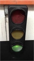 18 x 6 electric stop light green works red is