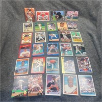 29 Baltimore Orioles baseball cards