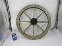 Ancienne roue en bois pour décoration