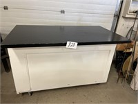 STORE COUNTER
