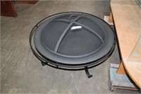 Like New Metal Fire Pit w/ Metal Mesh Cover
