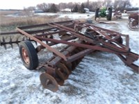 IH 12ft. Tandem Disc, Hyd. Lift, Pull Type