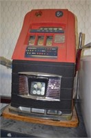 Vintage Mills Nickel Slot Machine in Excellent