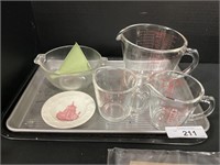 Pyrex Glass Measuring Cups, Baking Tray.