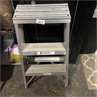 SMALL METAL LADDER