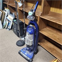 B332 Bissel upright Vacuum