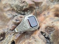 Men's Vintage 10K White Gold & Garnet Ring