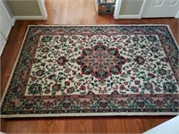 Nice Modern rug approx. 61" by 97" inches