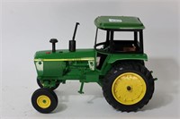 JOHN DEERE 4230 TRACTOR ERTL 1/16