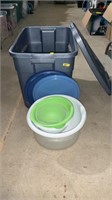 Plastic bowls with lids and tote