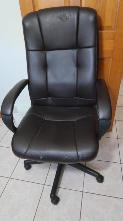 Leatherette Office Swivel Chair(shows wear)