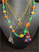 6 Vintage Costume Jewelry Ladies Necklaces F8