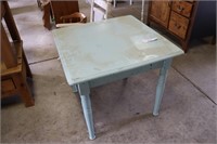 End table 27 x 27"