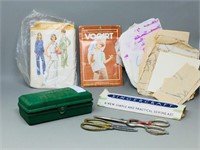 Singer sewing kit & accessories/ patterns