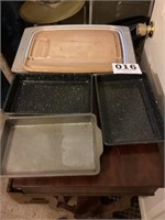 Bakeware and serving tray board broke