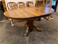 Oak Pedestal Dining Table with 2 Leafs