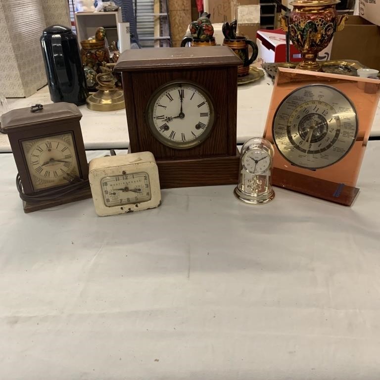 Lot of 5 Vintage & Modern Clocks