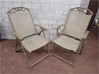 Metal folding lawn chairs in good condition