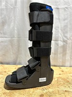 United Ortho fracture boot sz MED