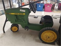 Ertl John Deere 40 Pedal Tractor