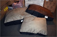 {each} 2-Medium & 1 Large Pet Beds