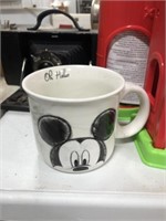 TOY BARN AND MICKEY CUP
