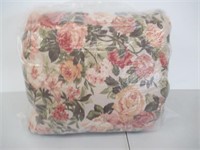 Double/Queen Vintage Flower Pattern Comforter