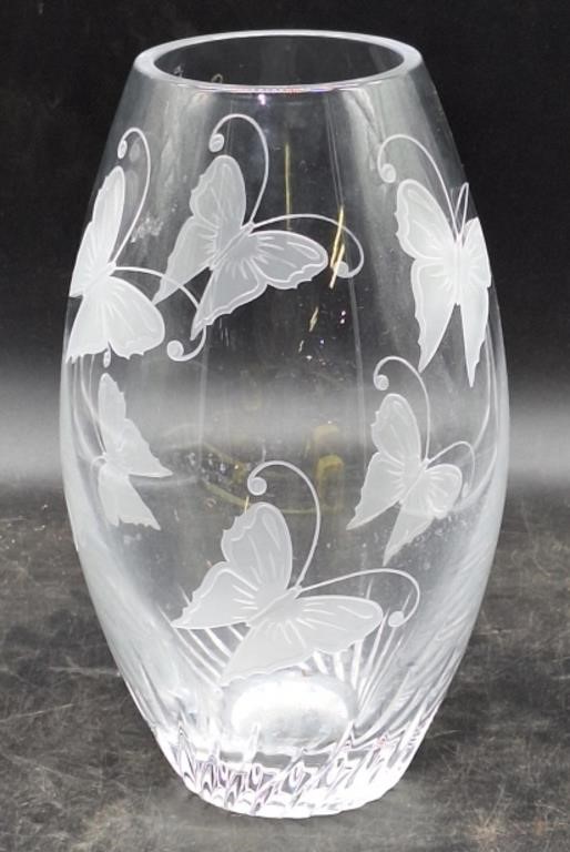 (R) Lenox art Glass with Butterflies 9 1/2in tall