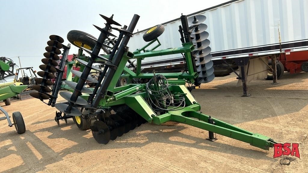 JD 630 24' Tandem Disk