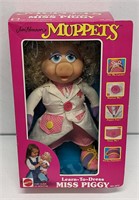 1990 Mattel/Arco Toys Learn-To-Dress Miss Piggy 56