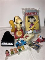 Snoopy Romper Room toy phone, peanuts assorted