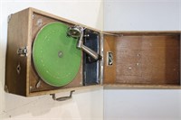ANTIQUE VICTOR VV-40 RECORD PLAYER
