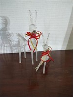 Adorable frosted glass reindeer pair