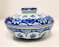 Round Holland Blue Delft hand painted Covered