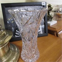 PINWHEEL VASE