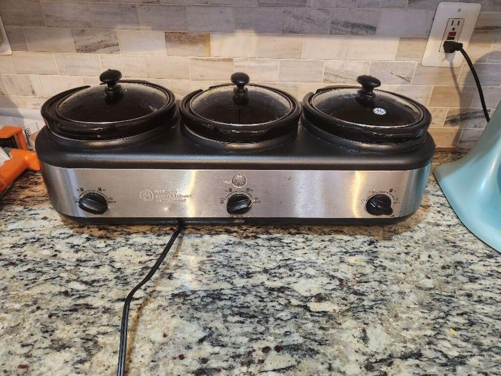 3 crockpot serving station