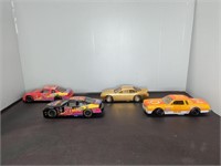 (4) DIE-CAST CARS 1:24 SCALE